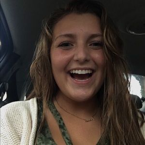 Meet your Posher, Brooke